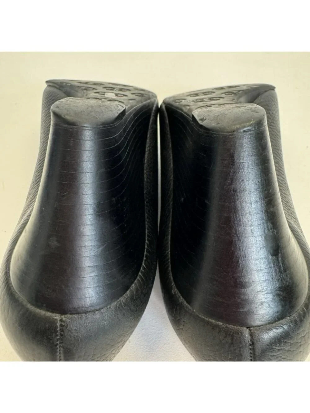 Tory Burch Sally 2 Black Leather Peep Toe Wedge Shoes Womens Size 10 Silver Logo